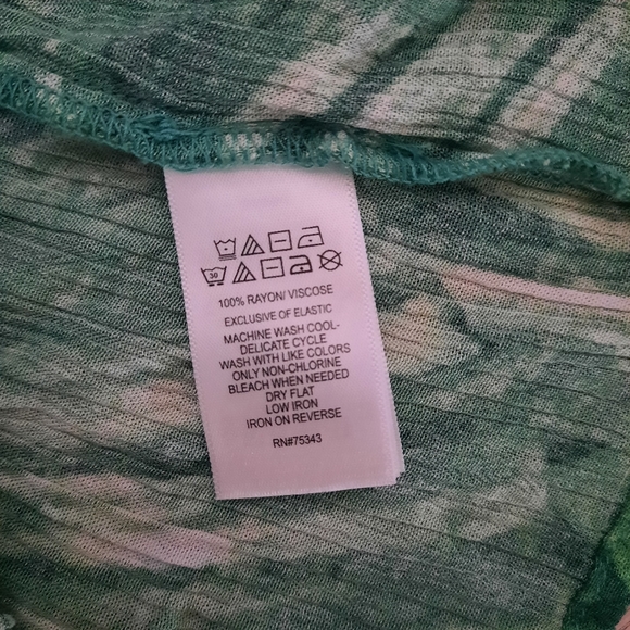 Tropical Rayon Dress - Picture 8 of 8